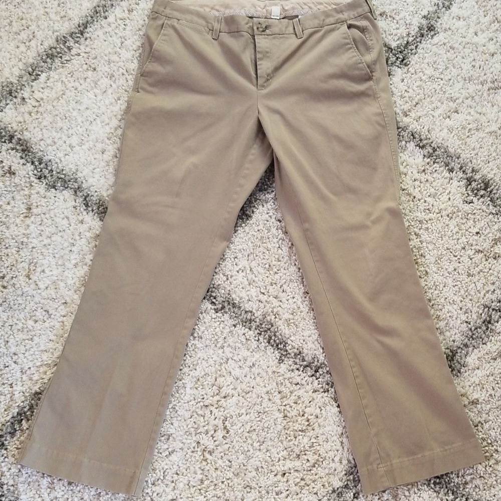 Banana Republic weekend chino pants